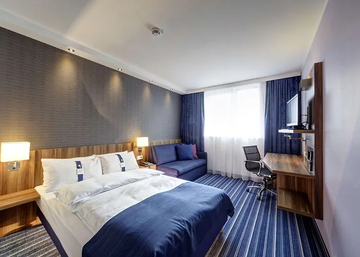 Express By Ihg Hotel 3*