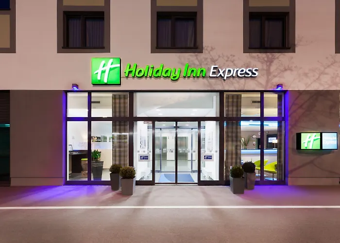 Express By Ihg Hotel 3*