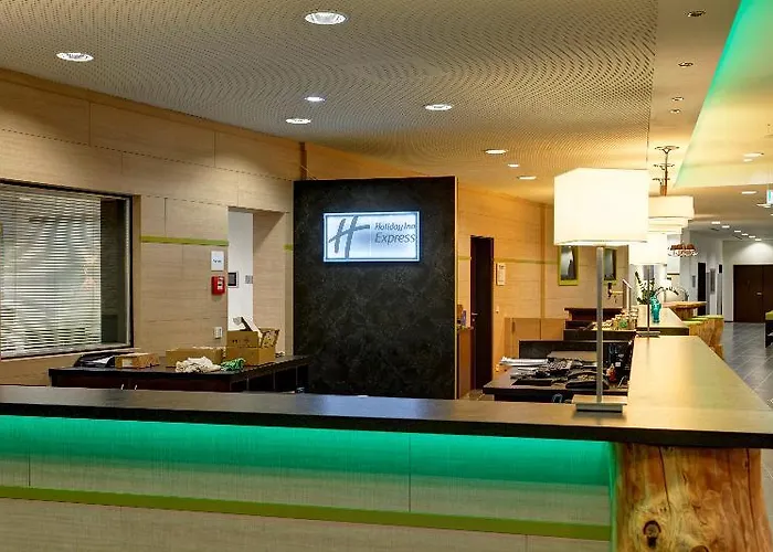 Express By Ihg 3*