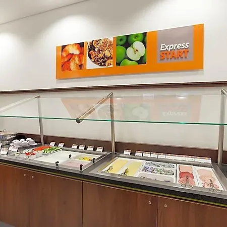 Express By Ihg Отель 3*