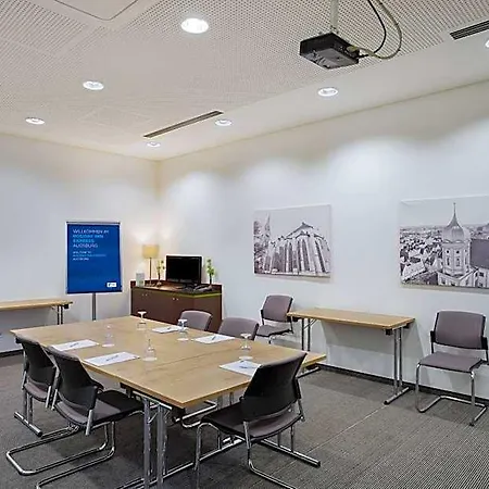 Express By Ihg Отель 3*