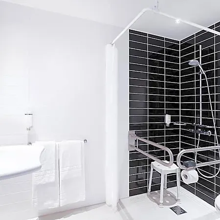 Express By Ihg Отель 3*