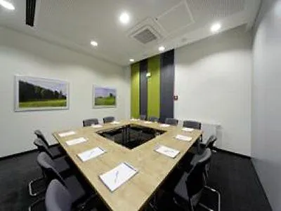 Express By Ihg 3*