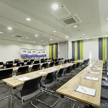 Express By Ihg 3*
